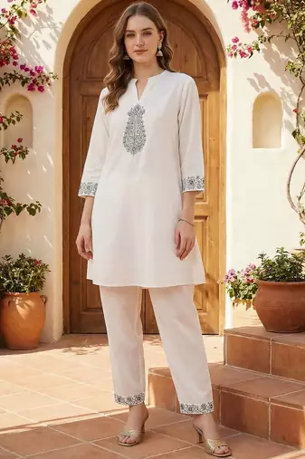 women ethnic motifs embroidered regular thread work  cotton kurta with trousers
