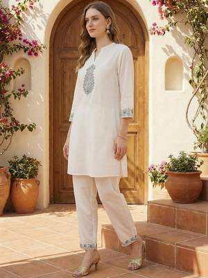 Women Ethnic Motifs Embroidered Regular Thread Work Pure Cotton Kurta with Trousers 3