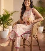 women floral printed regular  cotton kurta with trousers