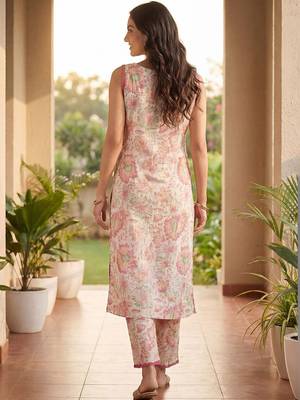 women floral printed regular  cotton kurta with trousers 4