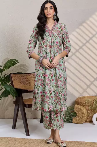 women floral printed regular  cotton kurta with pyjamas