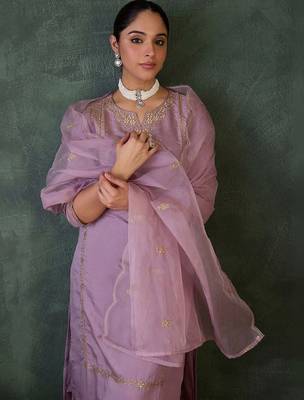 Women Ethnic Motifs Embroidered Regular Thread Work Kurta with Trousers & With Dupatta 4