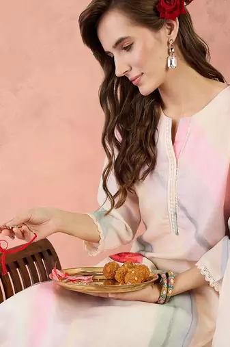 Women Floral Printed Regular Linen Kurta with Trousers & With Dupatta