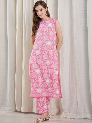 women floral printed regular  cotton kurta with trousers 4