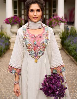 Women Floral Embroidered Regular Thread Work Pure Cotton Kurta with Trousers & With Dupatta 4