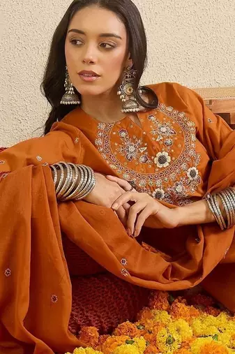 women floral embroidered regular thread work  cotton kurta with trousers & with dupatta