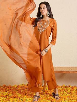 women floral embroidered regular thread work  cotton kurta with trousers & with dupatta 4