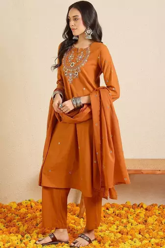 women floral embroidered regular thread work  cotton kurta with trousers & with dupatta
