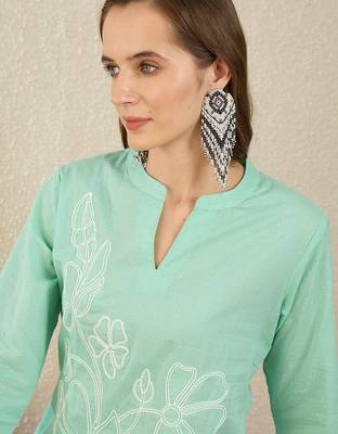 women floral embroidered regular thread work  cotton kurta with trousers 2