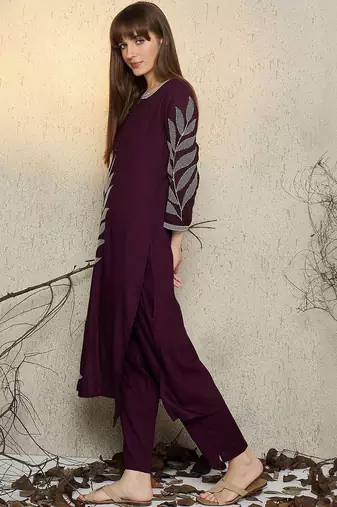 Women Floral Printed Kurta with Trousers