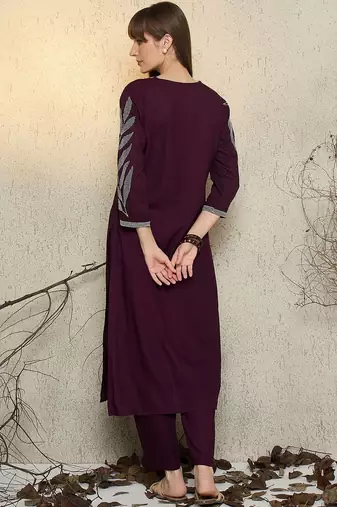 Women Floral Printed Kurta with Trousers