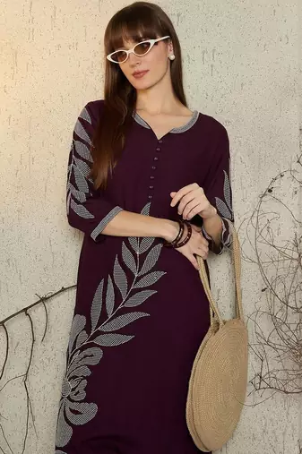 Women Floral Printed Kurta with Trousers