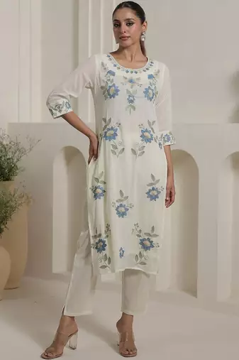 Women Floral Embroidered Thread Work Pure Cotton Kurta with Trousers & Dupatta