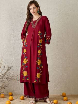 Women Floral Printed Regular Thread Work Kurta with Palazzos 1