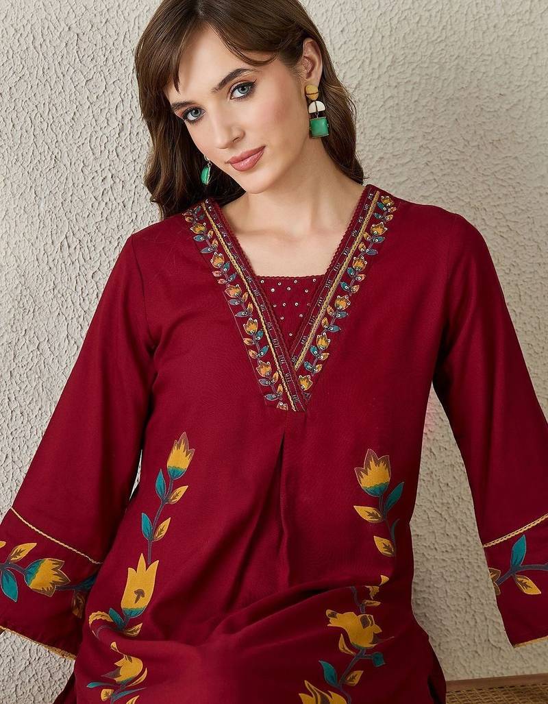 Women Floral Printed Regular Thread Work Kurta with Palazzos