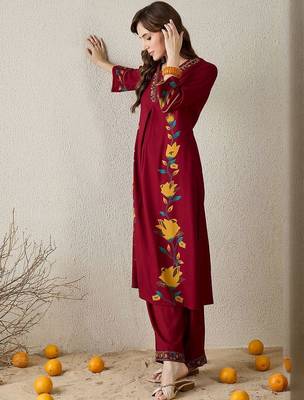 Women Floral Printed Regular Thread Work Kurta with Palazzos 3