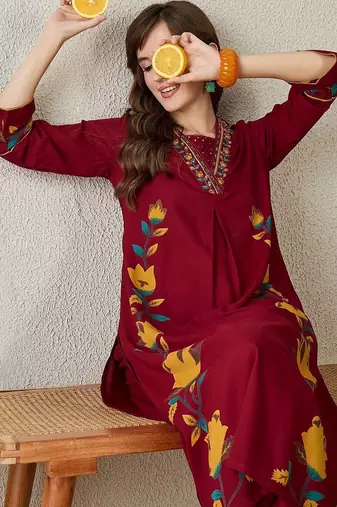 Women Floral Printed Regular Thread Work Kurta with Palazzos