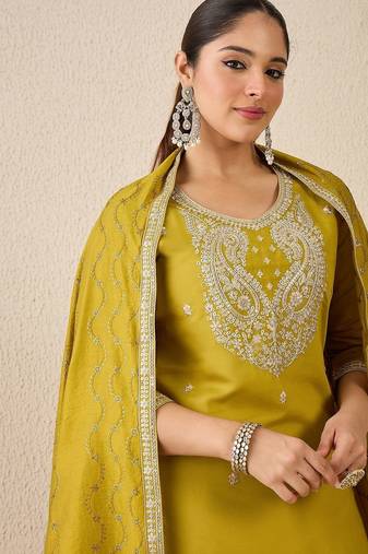 Women Ethnic Motifs Printed Kurta with Trousers & Dupatta