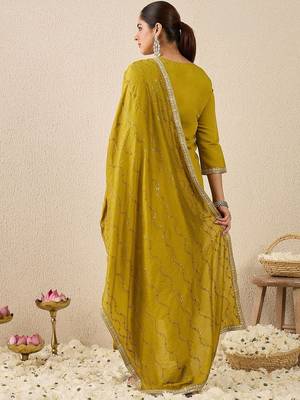 Women Ethnic Motifs Printed Kurta with Trousers & Dupatta 4