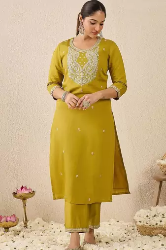 Women Ethnic Motifs Printed Kurta with Trousers & Dupatta