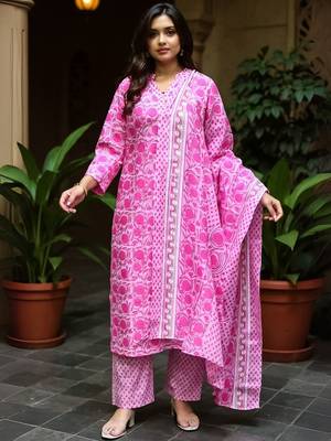 Women Floral Printed Cotton Kurta with Trousers & Dupatta 2