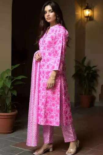 Women Floral Printed Cotton Kurta with Trousers & Dupatta