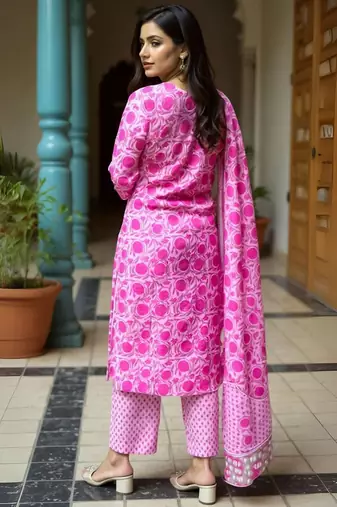 Women Floral Printed Cotton Kurta with Trousers & Dupatta