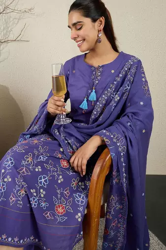 Women Floral Printed Cotton Kurta with Trousers & Dupatta