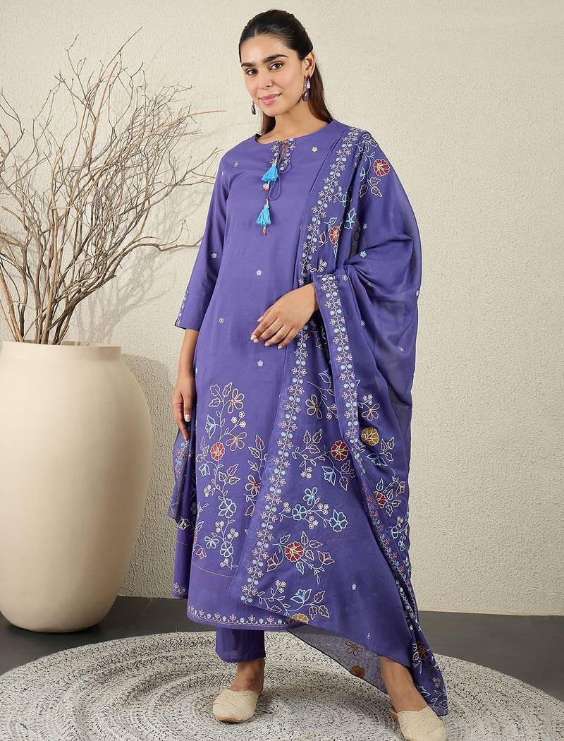 Women Floral Printed Cotton Kurta with Trousers & Dupatta