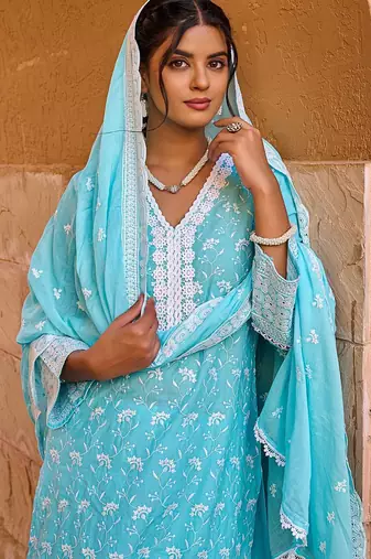Floral Embroidered Thread Work Pure Cotton Straight Kurta With Trousers & Dupatta