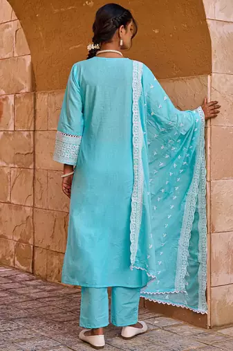 Floral Embroidered Thread Work Pure Cotton Straight Kurta With Trousers & Dupatta
