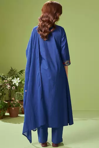 Women Floral Embroidered Cotton Kurta with Trousers & Dupatta