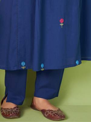Women Floral Embroidered Cotton Kurta with Trousers & Dupatta 7