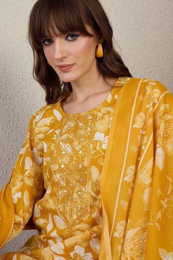 Floral Printed Thread Work Straight Kurta With Trouser & Dupatta