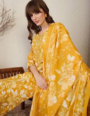 Floral Printed Thread Work Straight Kurta With Trouser & Dupatta 7
