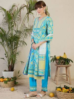 Women Floral Printed Cotton Kurta with Trousers & Dupatta 4
