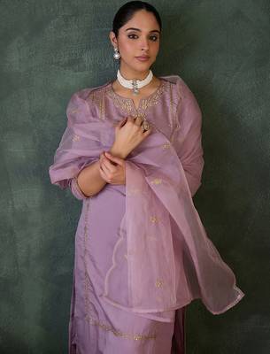 Women Ethnic Motifs Embroidered Kurta with Trousers & Dupatta 1