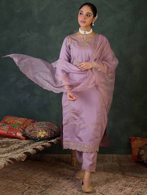 Women Ethnic Motifs Embroidered Kurta with Trousers & Dupatta 2