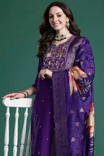 Ethnic Motifs Embroidered Thread Work Kurta with Trousers & With Dupatta