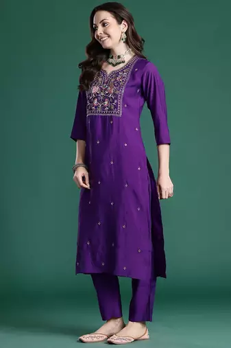 Ethnic Motifs Embroidered Thread Work Kurta with Trousers & With Dupatta