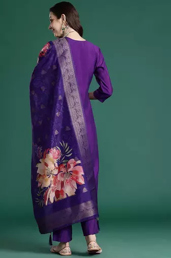 Ethnic Motifs Embroidered Thread Work Kurta with Trousers & With Dupatta