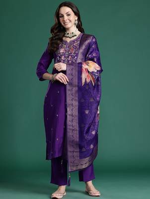 Ethnic Motifs Embroidered Thread Work Kurta with Trousers & With Dupatta 7