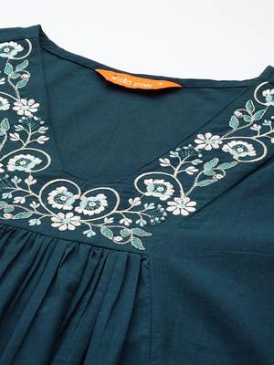 Floral Embroidered Pleated Thread Work Pure Cotton Kurta with Trousers 2