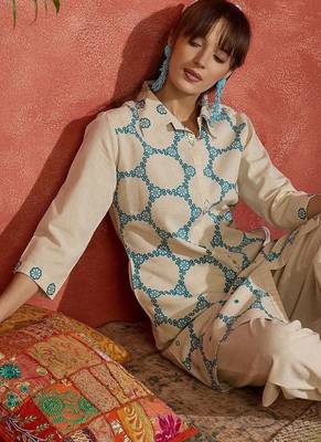 Floral Screen Printed Shirt Collar Straight Kurta With Trousers 1