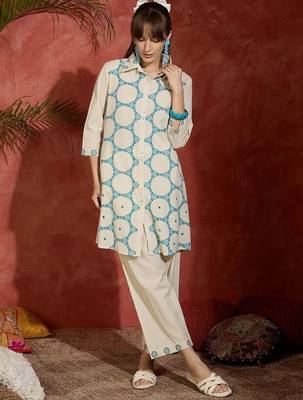 Floral Screen Printed Shirt Collar Straight Kurta With Trousers 2