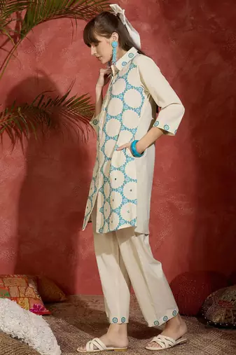 Floral Screen Printed Shirt Collar Straight Kurta With Trousers
