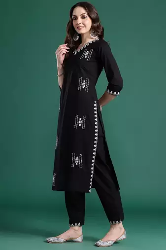 Ethnic Motifs Embroidered Thread Work Pure Cotton Kurta With Trousers & Dupatta