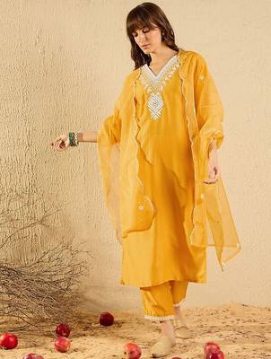 Floral Yoke Design V-Neck Straight Kurta With Trousers & Dupatta 1