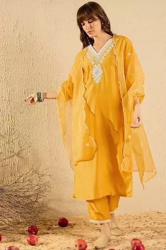 Floral Yoke Design V-Neck Straight Kurta With Trousers & Dupatta