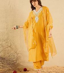 Floral Yoke Design V-Neck Straight Kurta With Trousers & Dupatta